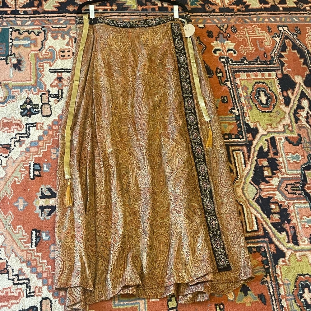 Soft Surroundings Pattern Skirt w/ beaded waistband